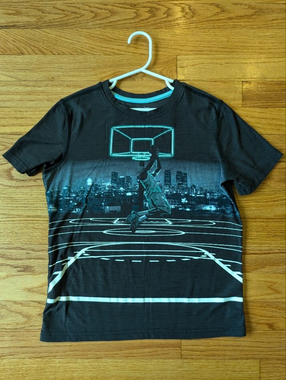 Kids Basketball Graphic Tee, M